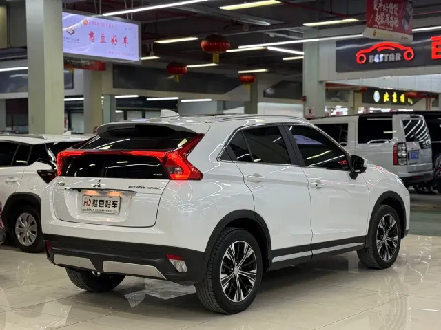 Mitsubishi Eclipse Cross — Фото автомобиля 2