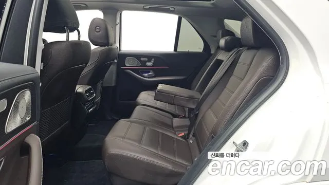 Mercedes-Benz GLE-Class — Фото автомобиля 12