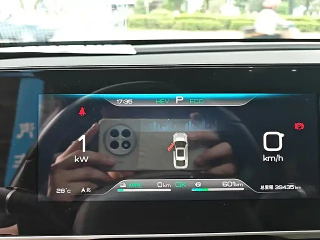 BYD Qin L — Фото автомобиля 9