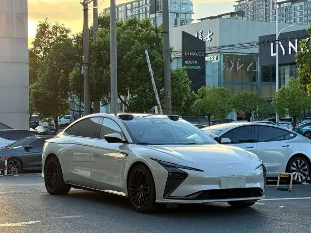 IM Motors L7 — Фото автомобиля 3