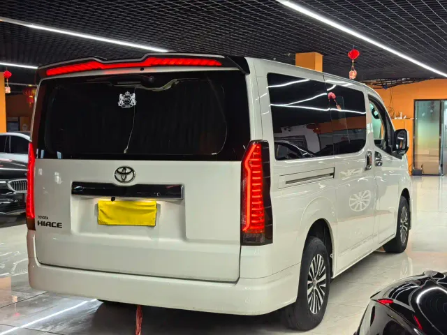 Toyota HIACE — Фото автомобиля 8