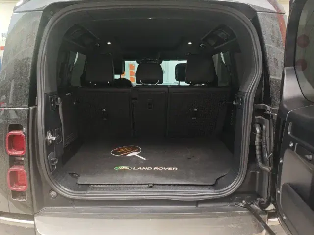 Land Rover Defender — Фото автомобиля 6