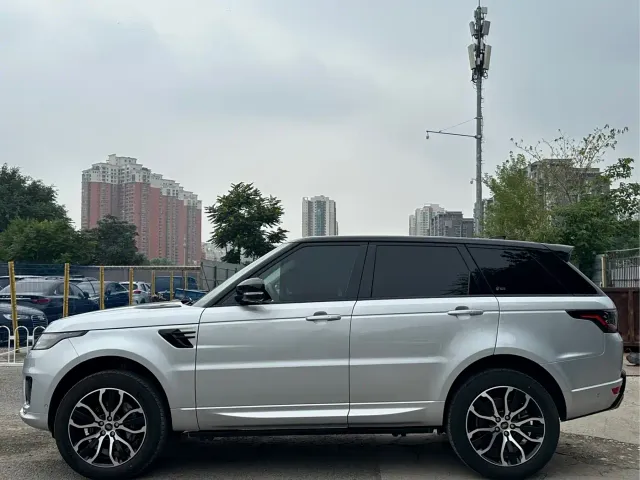 Land Rover Range Rover Sport — Фото автомобиля 5