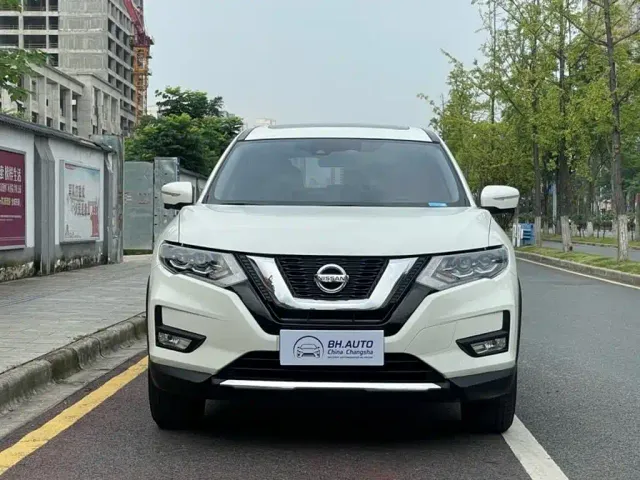 Nissan X-Trail — Фото автомобиля 2