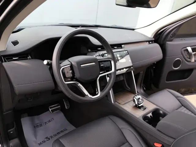 Land Rover Discovery Sport — Фото автомобиля 14