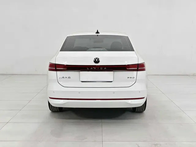 Volkswagen Lavida — Фото автомобиля 4