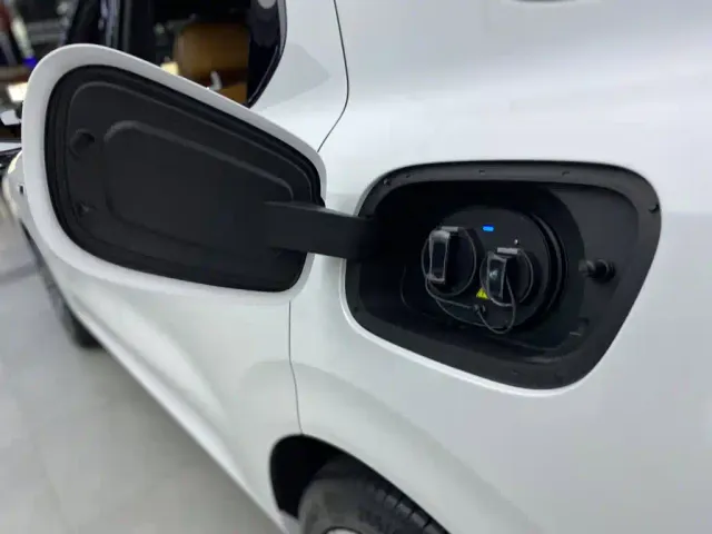 IM Motors LS8 — Фото автомобиля 6