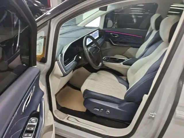Maxus G90 — Фото автомобиля 15