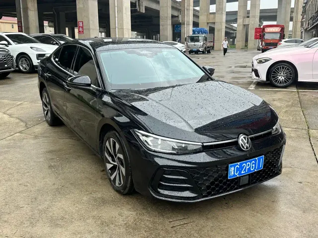 Volkswagen Passat — Фото автомобиля 3