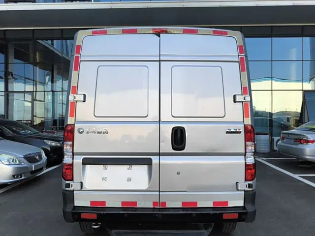 Dongfeng Yufeng — Фото автомобиля 5