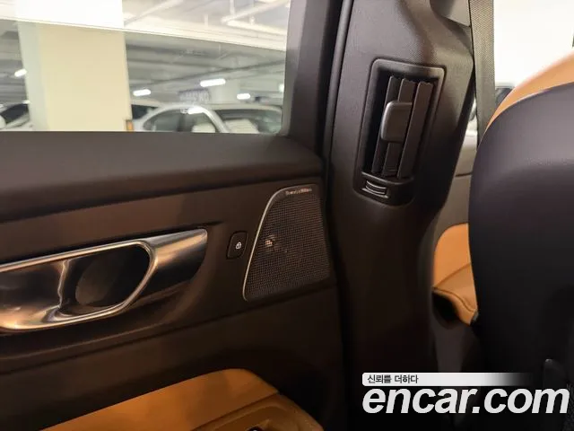 Volvo XC60 Generation 2 — Фото автомобиля 14
