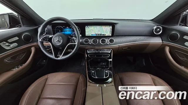Mercedes-Benz E-Class — Фото автомобиля 7