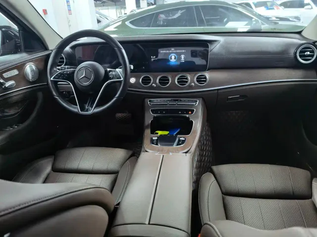 Mercedes-Benz E-Class — Фото автомобиля 7