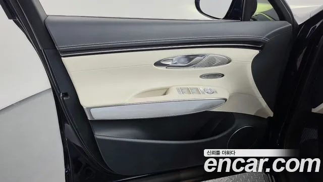 Genesis GV70 Electrified GV70 — Фото автомобиля 13