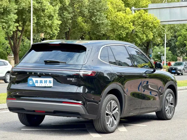 Geely Galaxy Starship 7 EM-i — Фото автомобиля 4
