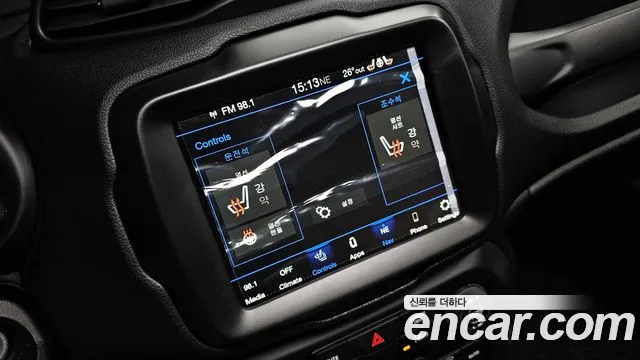 Jeep Renegade — Фото автомобиля 16