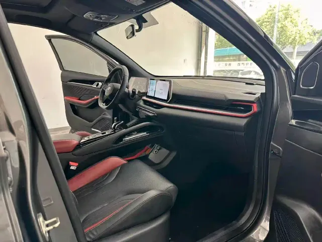 Geely Binyue — Фото автомобиля 4
