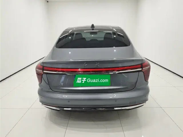 Hongqi H5 — Фото автомобиля 3