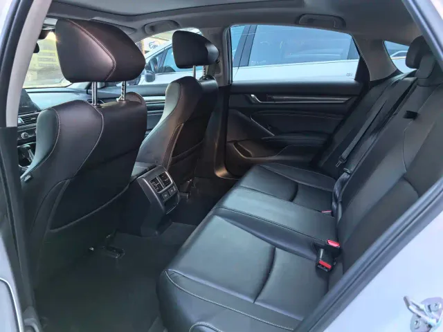 Honda Accord — Фото автомобиля 8