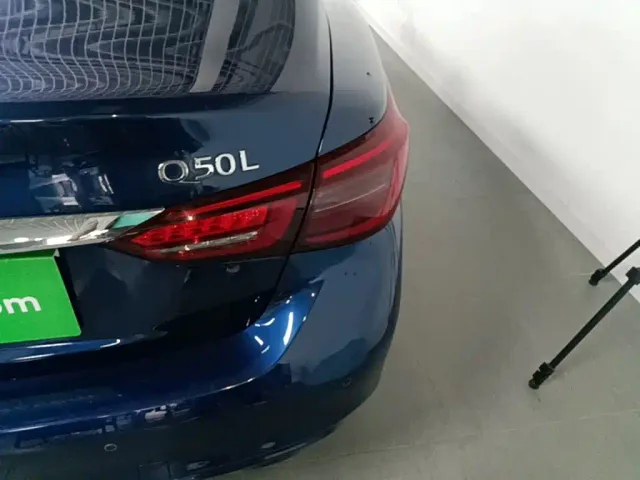 Infiniti Q50L — Фото автомобиля 7
