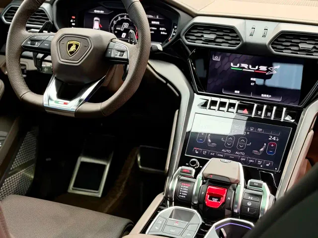 Lamborghini Urus — Фото автомобиля 5