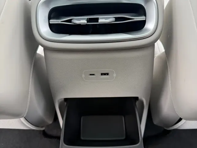 Leapmotor B10 — Фото автомобиля 28