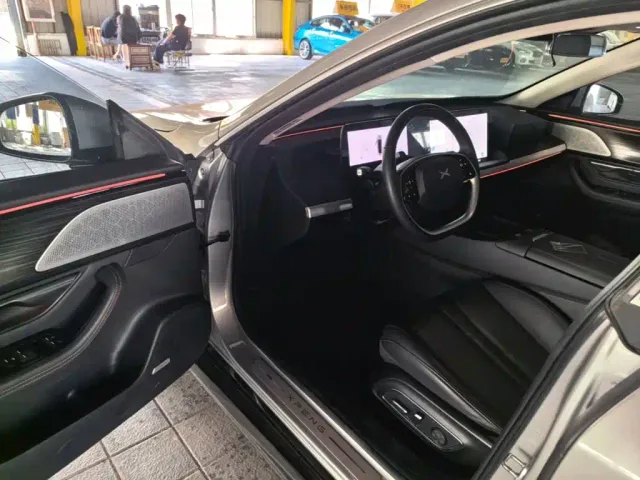 Xpeng P7 — Фото автомобиля 15