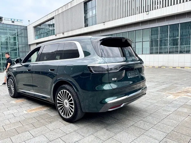 Aito M8 — Фото автомобиля 5
