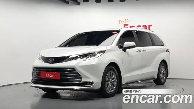Toyota Sienna — Фото автомобиля 9