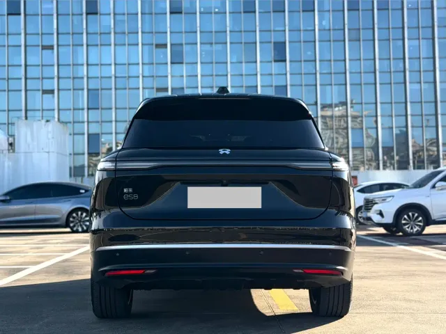 Nio ES8 — Фото автомобиля 9