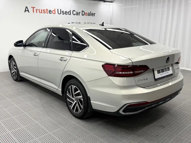 Volkswagen Lavida — Фото автомобиля 6