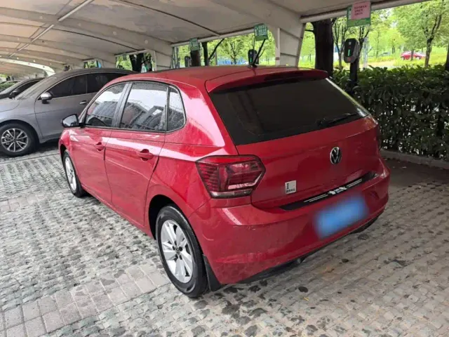 Volkswagen Polo — Фото автомобиля 4