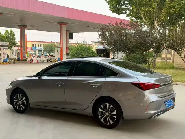 Changan Eado — Фото автомобиля 4