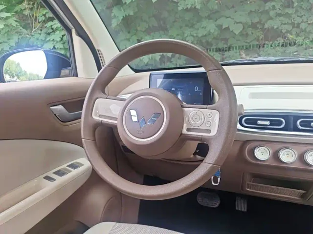 Wuling Hongguang Mini EV — Фото автомобиля 10