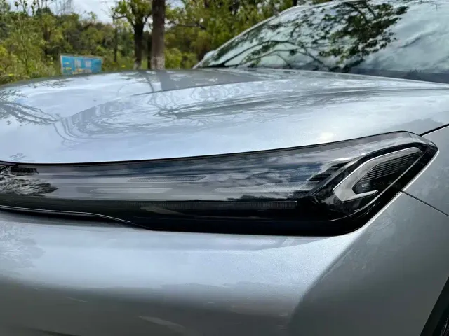 Geely Galaxy Starship 7 EM-i — Фото автомобиля 23