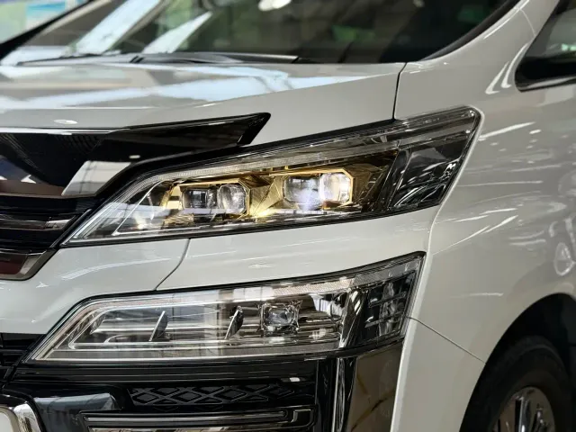 Toyota Vellfire — Фото автомобиля 6