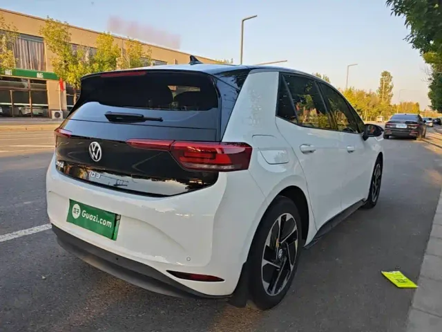 Volkswagen ID.3 — Фото автомобиля 6