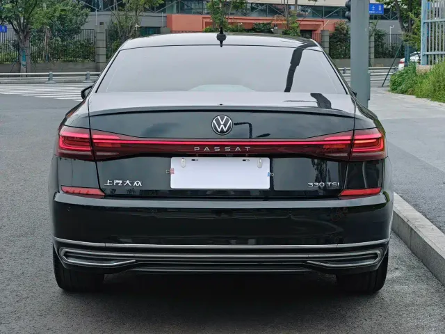 Volkswagen Passat — Фото автомобиля 4