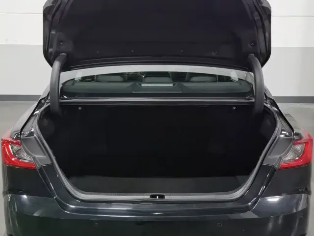 Toyota Camry — Фото автомобиля 16