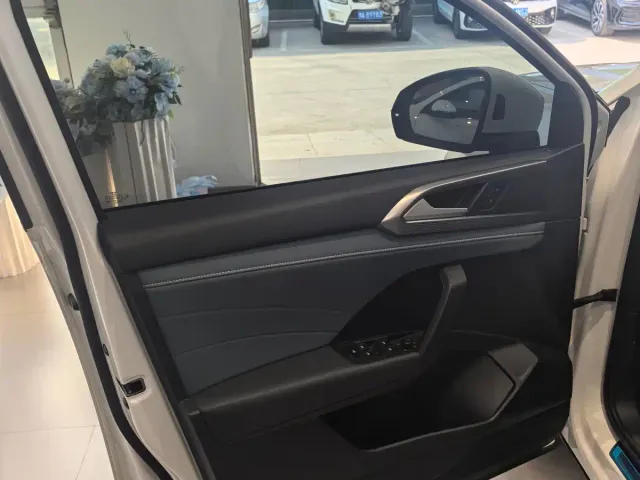 Volkswagen Tharu — Фото автомобиля 13