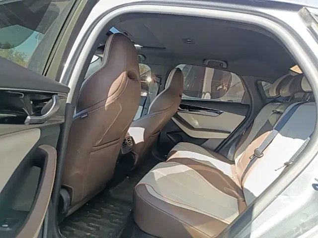 BYD Qin PLUS — Фото автомобиля 16