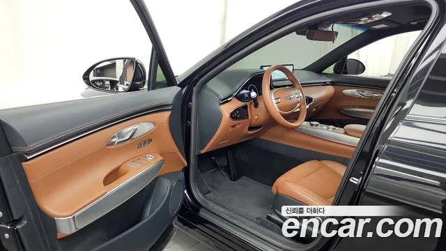 Genesis GV70 — Фото автомобиля 15