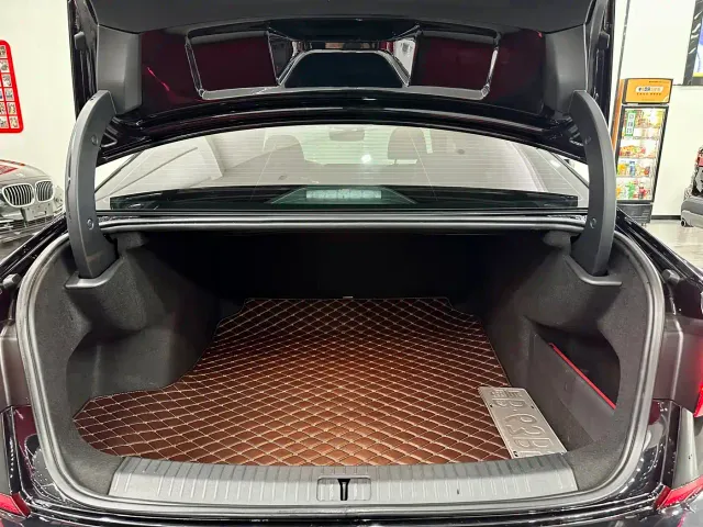 Volkswagen Passat — Фото автомобиля 7