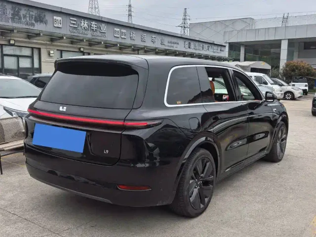 Li Auto L9 — Фото автомобиля 8