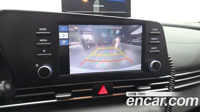 Hyundai AVANTE Avante (CN7) — Фото автомобиля 16