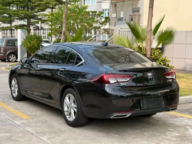 Buick Regal — Фото автомобиля 3
