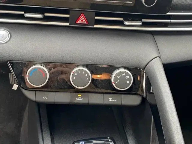 Hyundai Elantra — Фото автомобиля 7