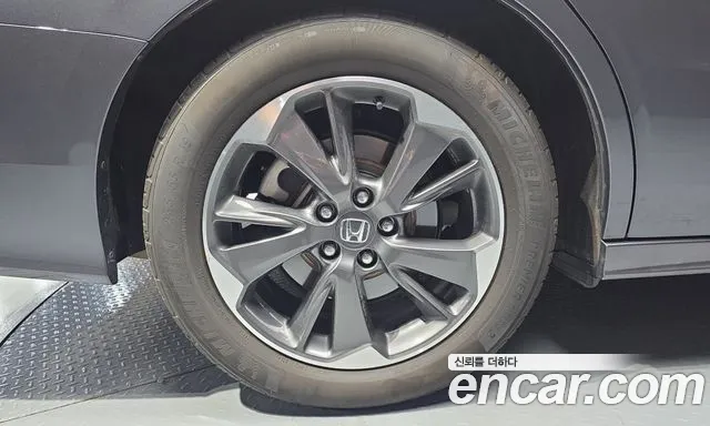 Honda Odyssey — Фото автомобиля 5