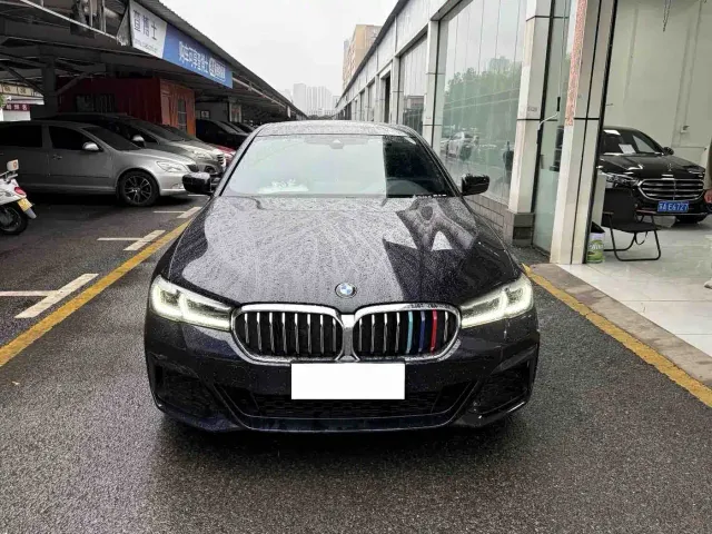 BMW 5 Series — Фото автомобиля 2