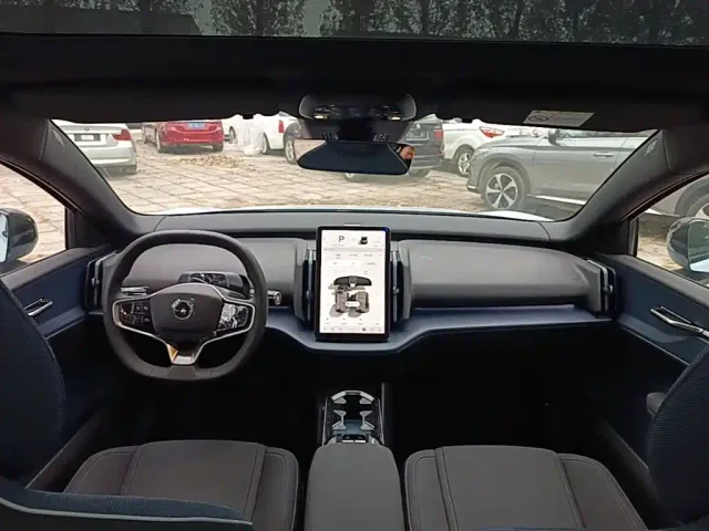 Volvo EX30 — Фото автомобиля 9
